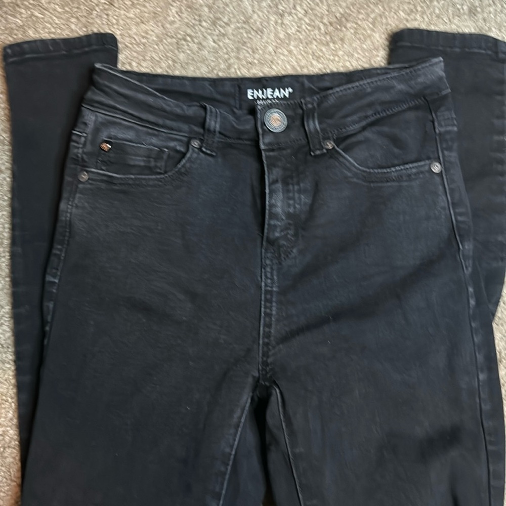 Size 3 women’s Enjean Jeans